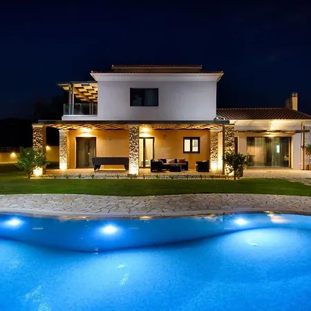 Villa Stunning Detached In Great Location