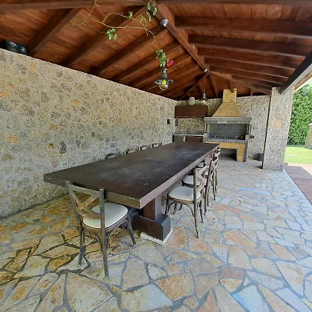 Villa Stunning Detached In Great Location *